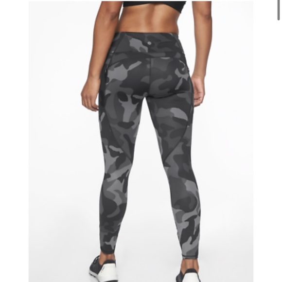 Athleta contender 7/8 camo leggings - Picture 3 of 5